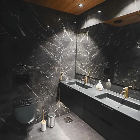 Royal Roi Luxury